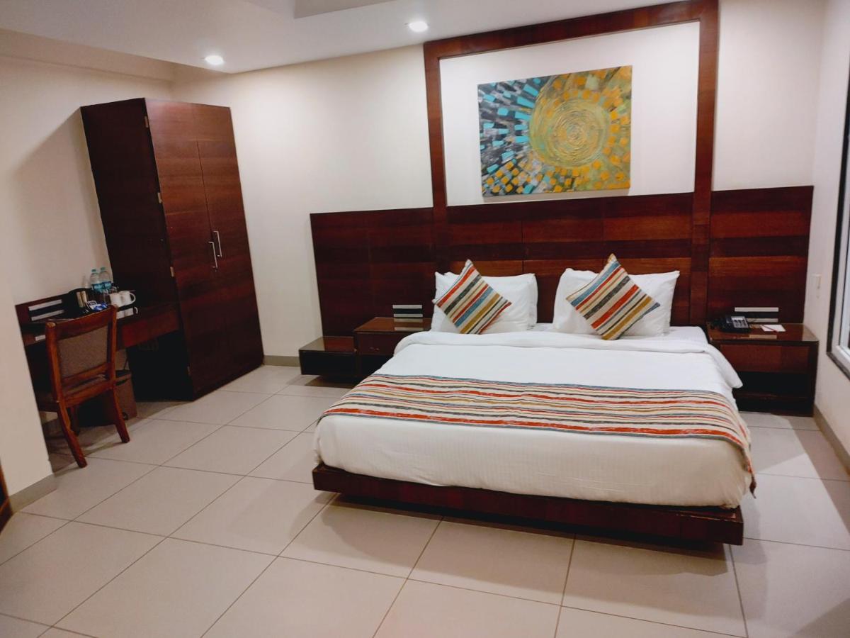 Regenta Central North Goa, Arpora Exterior foto